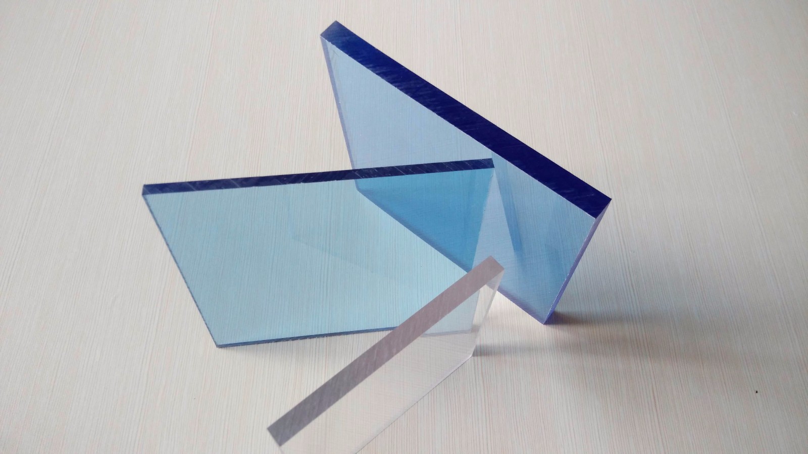 选择PC耐力板的好处有哪些